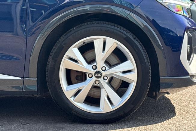 AUDI Q4 E-Tron Photo 5