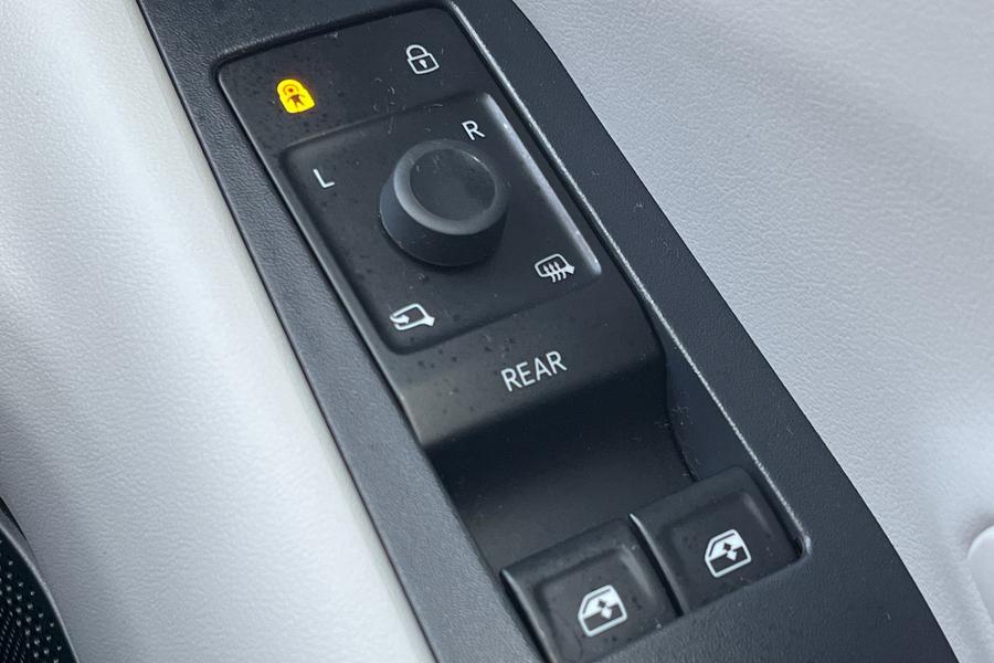 Ford Explorer Photo autoimg-5a4f6bc8f6a7c4d70c5264afe31cb1c9dfc2c7ae.jpg