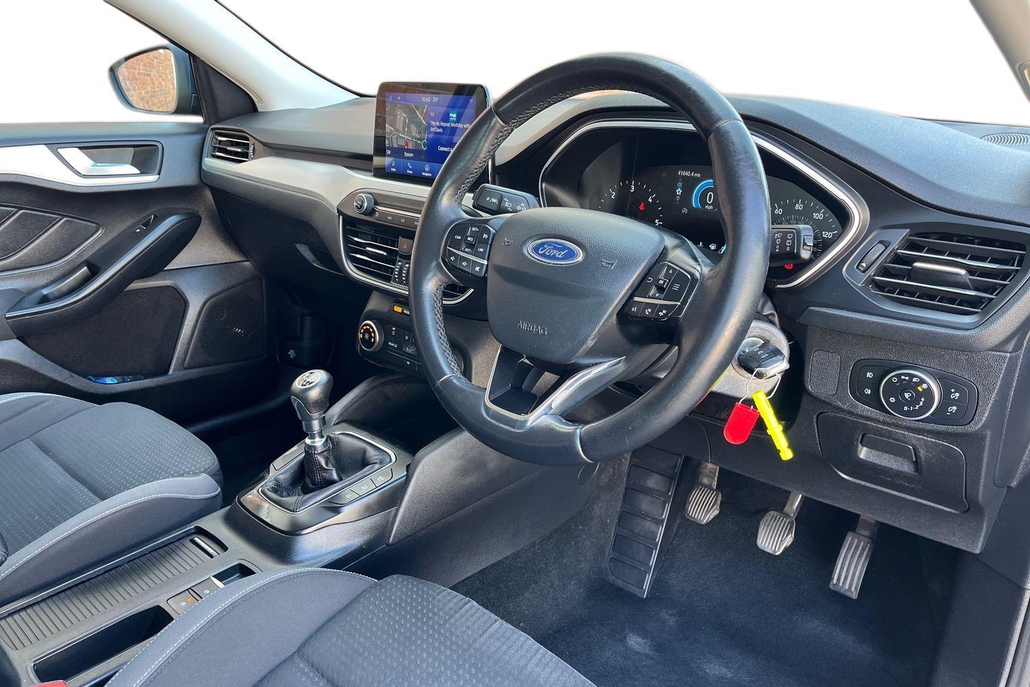 Ford Focus Photo 8