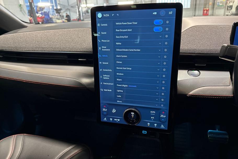 Used Ford MUSTANG MACH-E 48