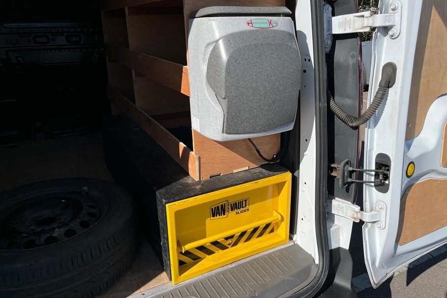 Used FORD TRANSIT CONNECT WV69JAU 9