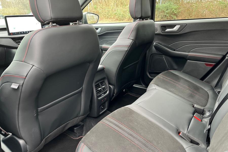 Ford KUGA Photo autoimg-5a551552c275d8af2833e6762eb71facd68e3497.jpg