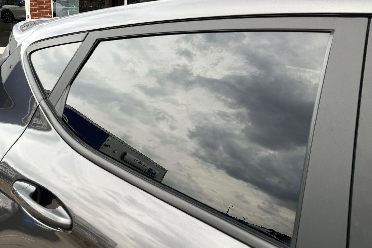 Ford FIESTA Photo 38