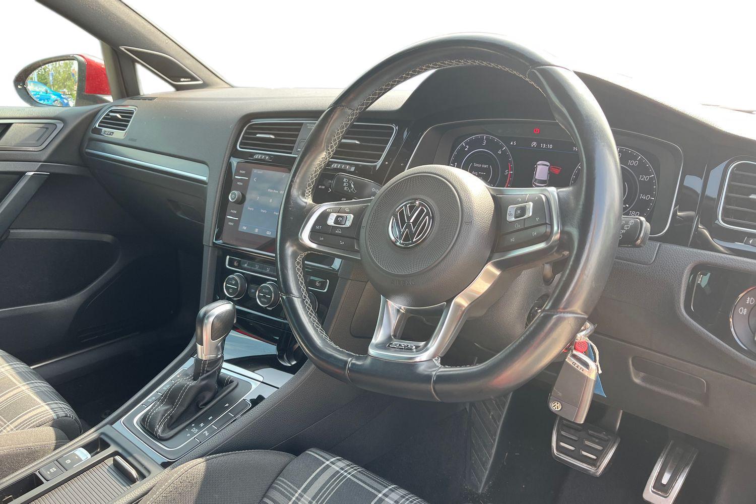 Volkswagen Golf Photo 8