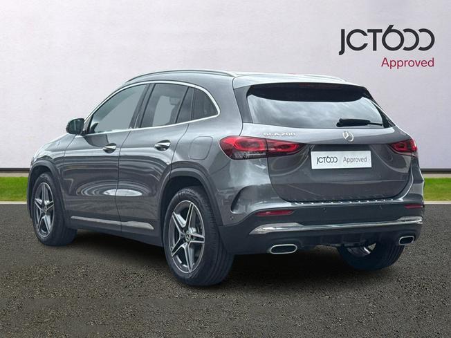 MERCEDES-BENZ GLA Photo 3