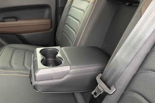 VOLKSWAGEN Amarok Photo 35