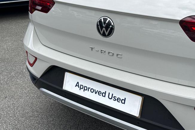 VOLKSWAGEN T-Roc Photo 21