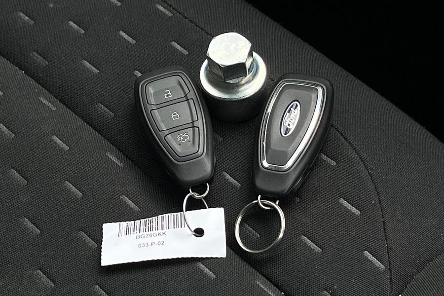 Ford PUMA Photo autoimg-5a5fbe3e4fc8888a3f02aea206990a960fa377cf.jpg