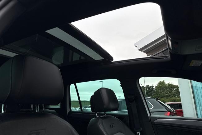 VOLKSWAGEN Tiguan Photo 21