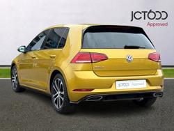 VOLKSWAGEN Golf Photo 3