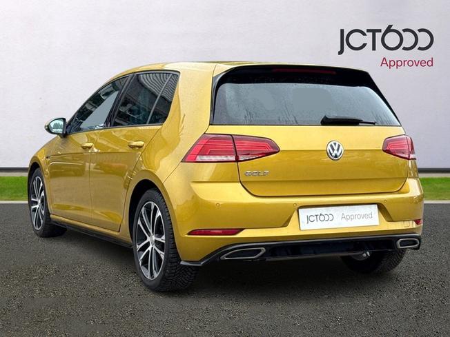 VOLKSWAGEN Golf Photo 3