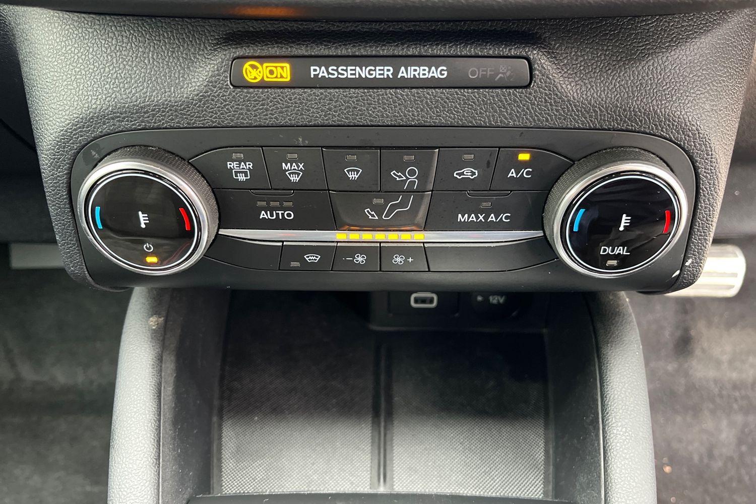 Ford Kuga Photo 34
