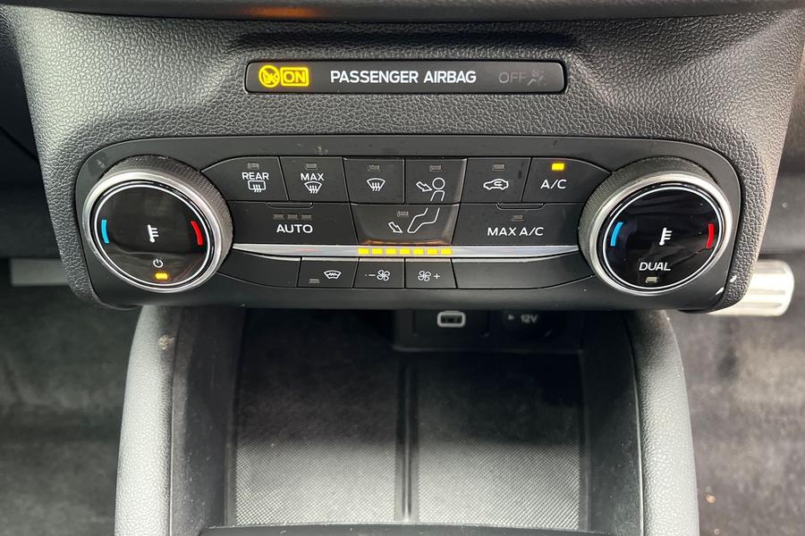 Ford Kuga Photo autoimg-5a78bf568351f345587e8760bb38be9fc9a1fdc9.jpg