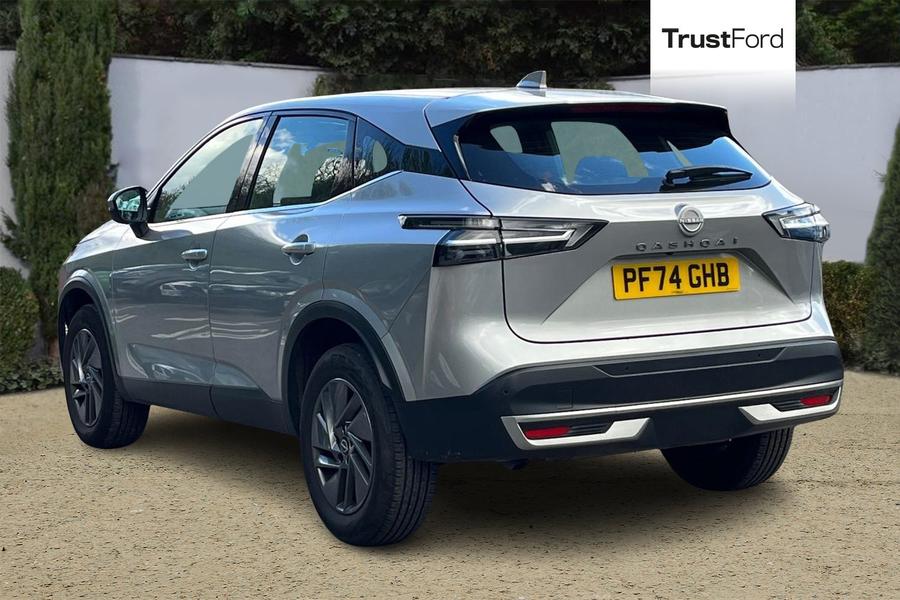 Nissan Qashqai Photo autoimg-5a7c28497a9ea70675d5b53d01675aa488dd0ca9.jpg