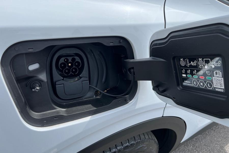 Ford Explorer Photo autoimg-5a7cc55f48d880052501a7097ce299b67362e6b8.jpg