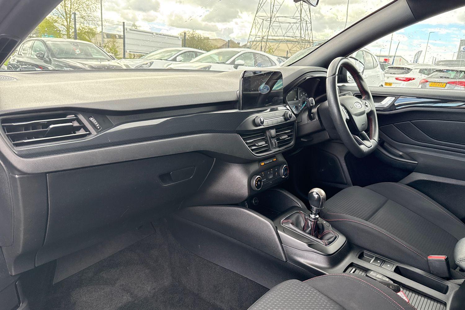 Ford Focus Photo 17