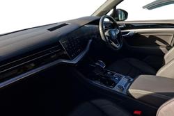 VOLKSWAGEN Touareg Photo 2