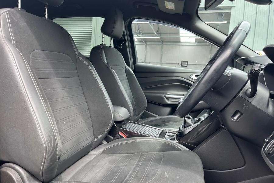 Ford KUGA Photo autoimg-5a83fd9a8cd4dbd3c327bf3941d197b07d512998.jpg
