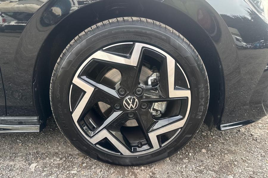Volkswagen GOLF Photo autoimg-5a84250853ecb2daad212a932c51908cd9573bf7.jpg