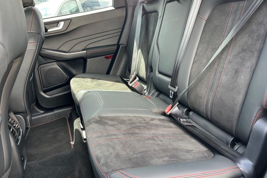 Ford Kuga Photo autoimg-5a847006a6f6dc1ba49a69ff99439e15dc779412.jpg