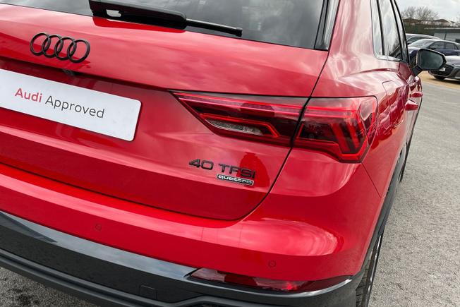 AUDI Q3 Photo 18