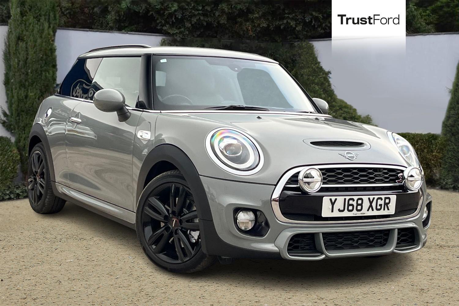 MINI Hatch Photo 0