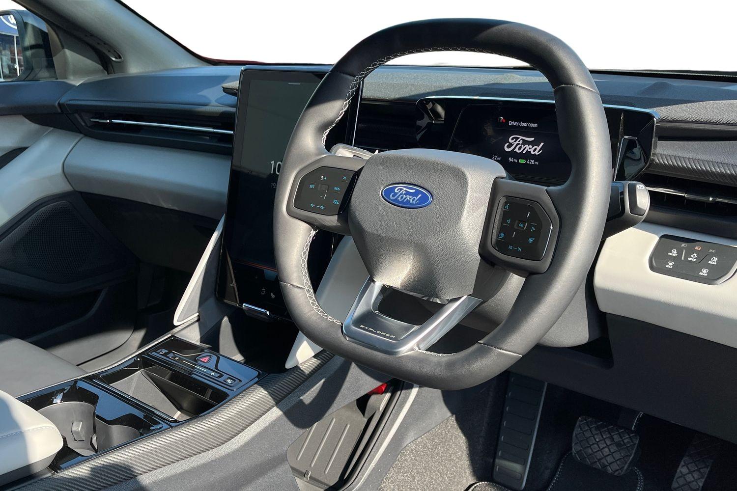 Ford EXPLORER Photo 8