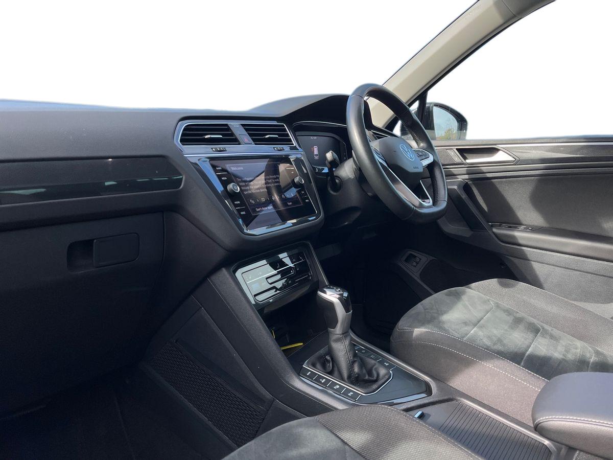 Volkswagen Tiguan Photo 2