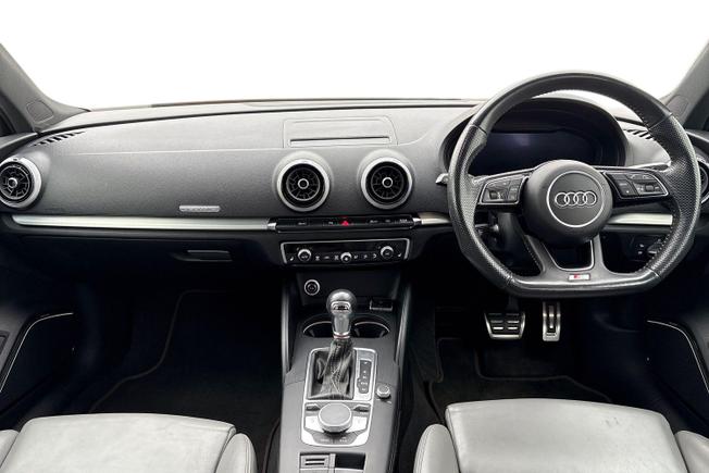 AUDI S3 Photo 10