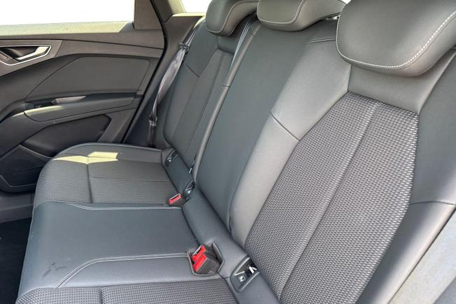 AUDI Q4 E-Tron Photo 9