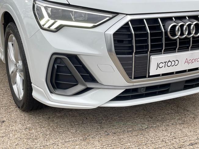 AUDI Q3 Photo 22