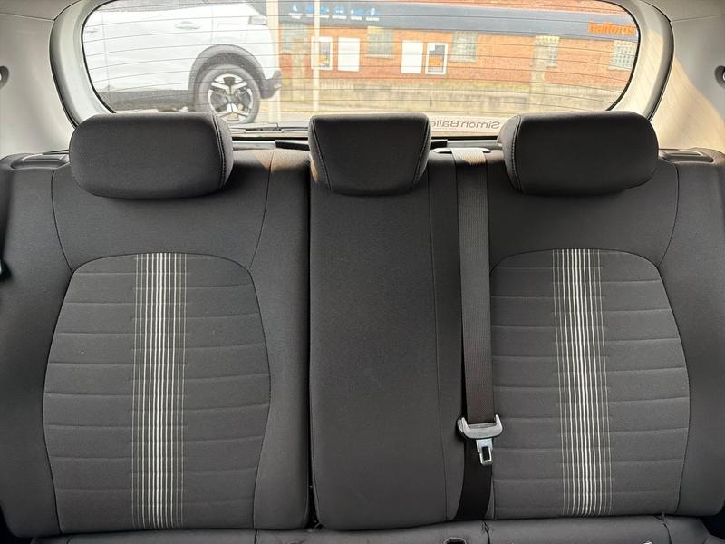 Used Hyundai i10 YC71SXJ 29