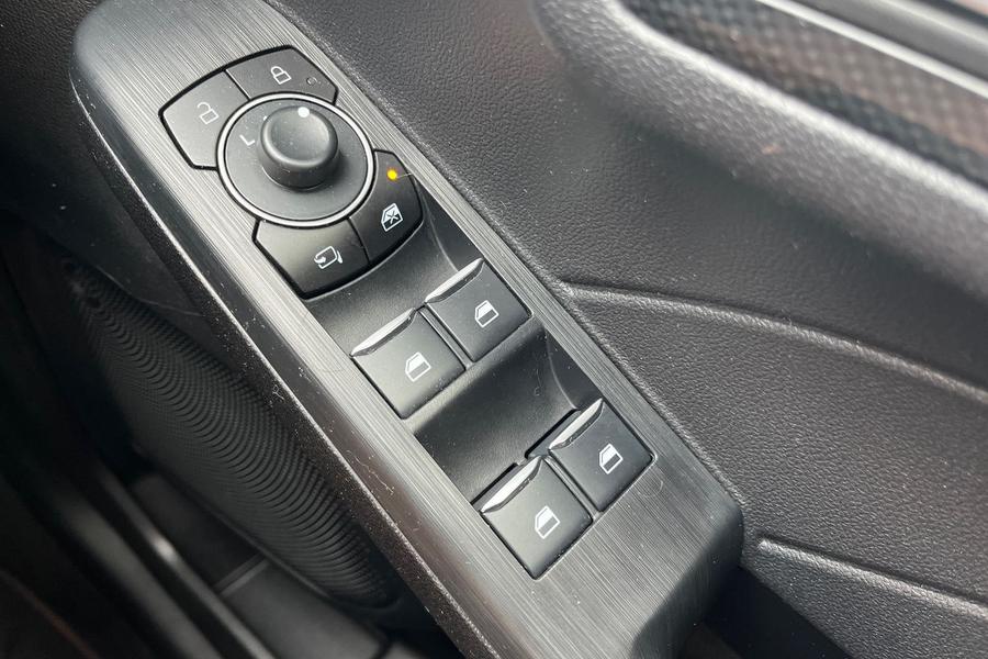 Ford KUGA Photo autoimg-5a9d716dd22ab8307c17e883ea1808d805f6f95c.jpg