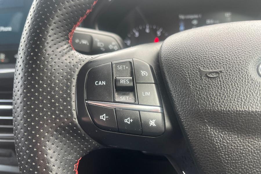 Ford FOCUS Photo autoimg-5aa2746f1d9c31325f3aac552fed6c1dfdbd43dd.jpg