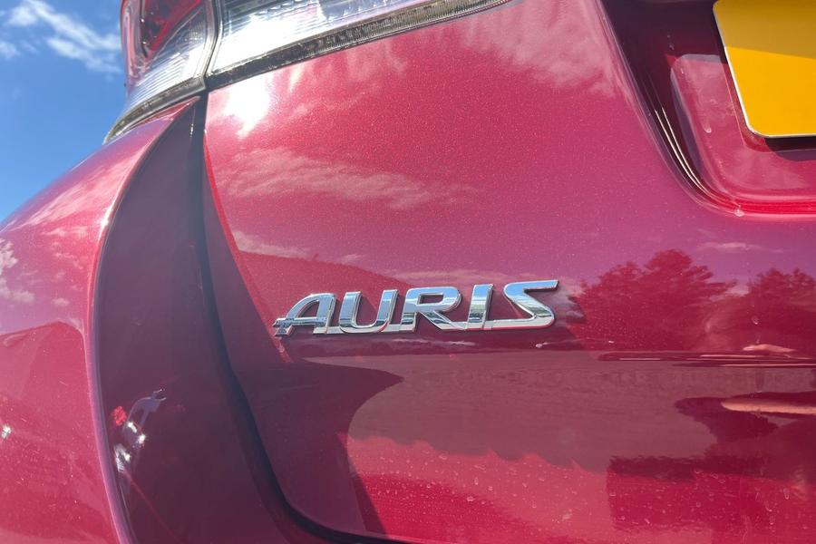 Toyota AURIS Photo autoimg-5aa3e082a0319d71717b52562a8306ce6f92f65b.jpg
