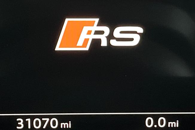AUDI RS Q3 Photo 15