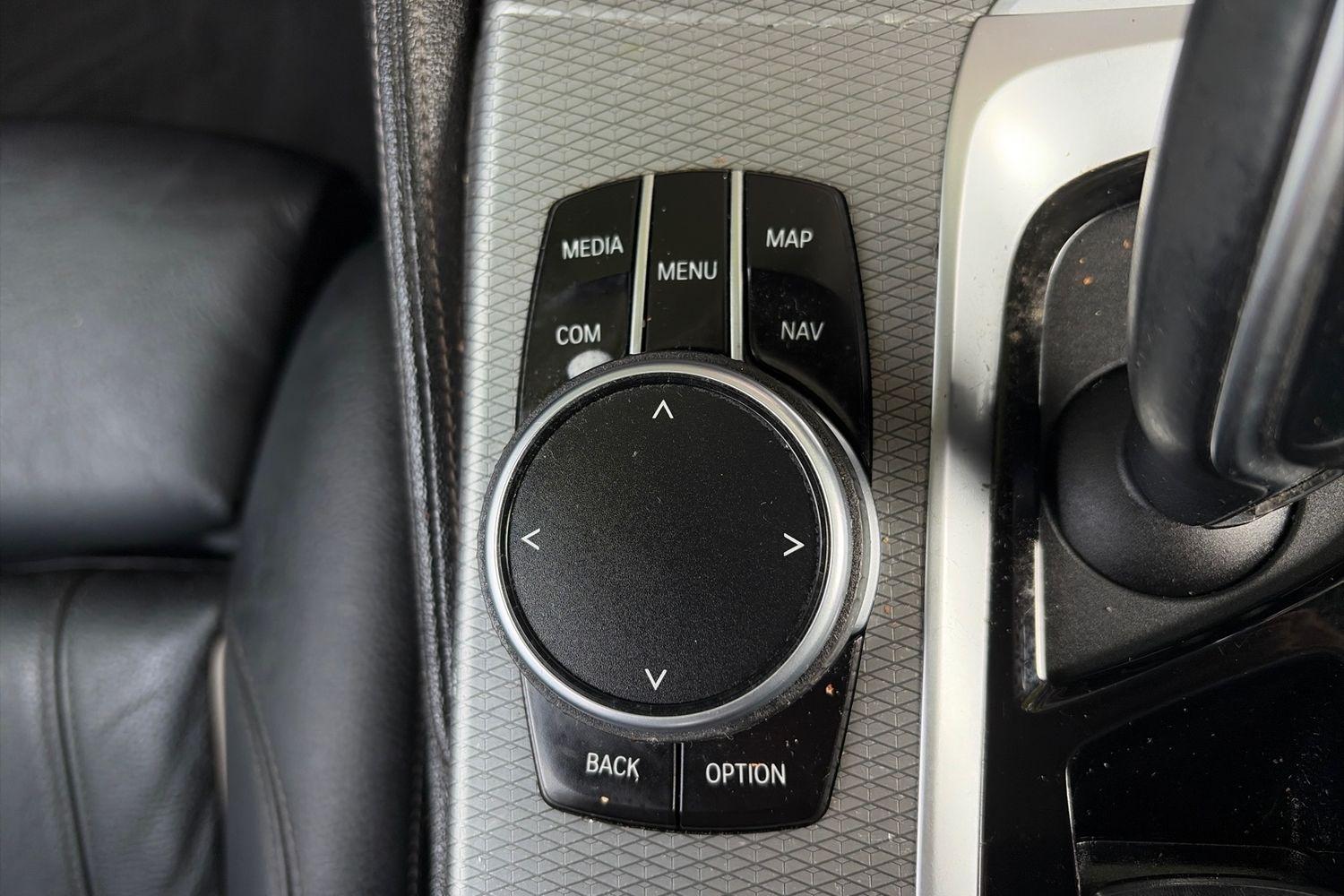 BMW 5 SERIES Photo 32