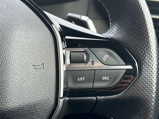 PEUGEOT 2008 Photo 17