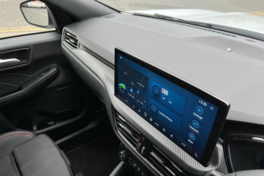 Ford KUGA Photo autoimg-5ab1a697b52cfffd89c3572e28989f63f08307b1.jpg