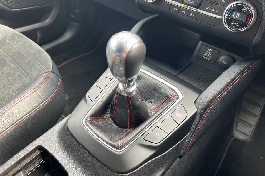 Ford KUGA Photo autoimg-5ab1d79485a4bd95653ea6d4f2f53d2001fa2ad8.jpg