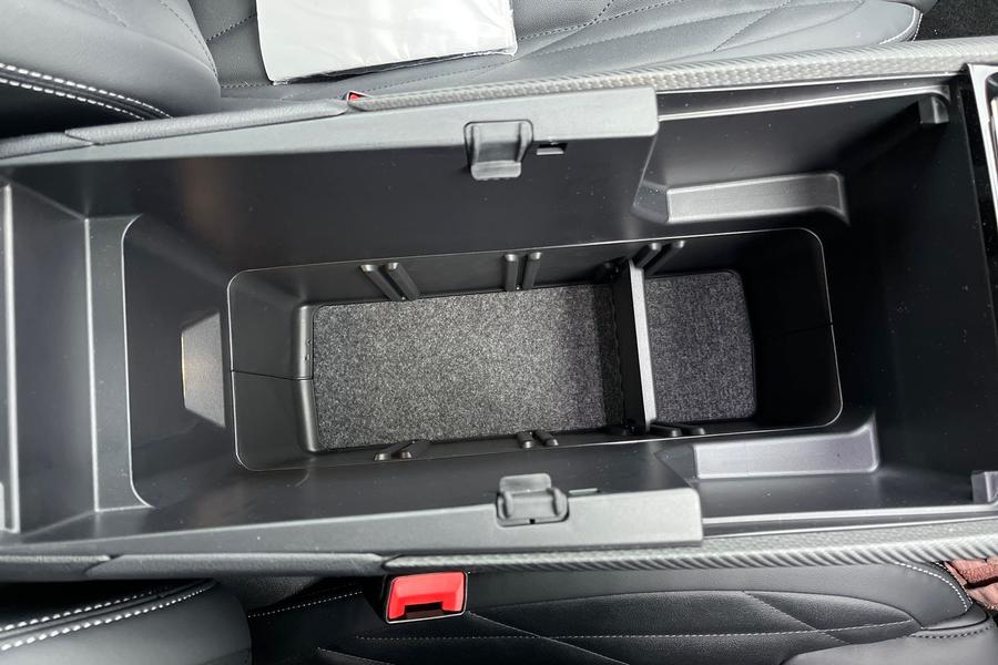 Ford Explorer Photo autoimg-5ab6dc83e1494c017f4ef66f06f92129876f98a6.jpg