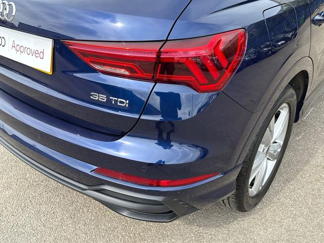 AUDI Q3 Photo 18