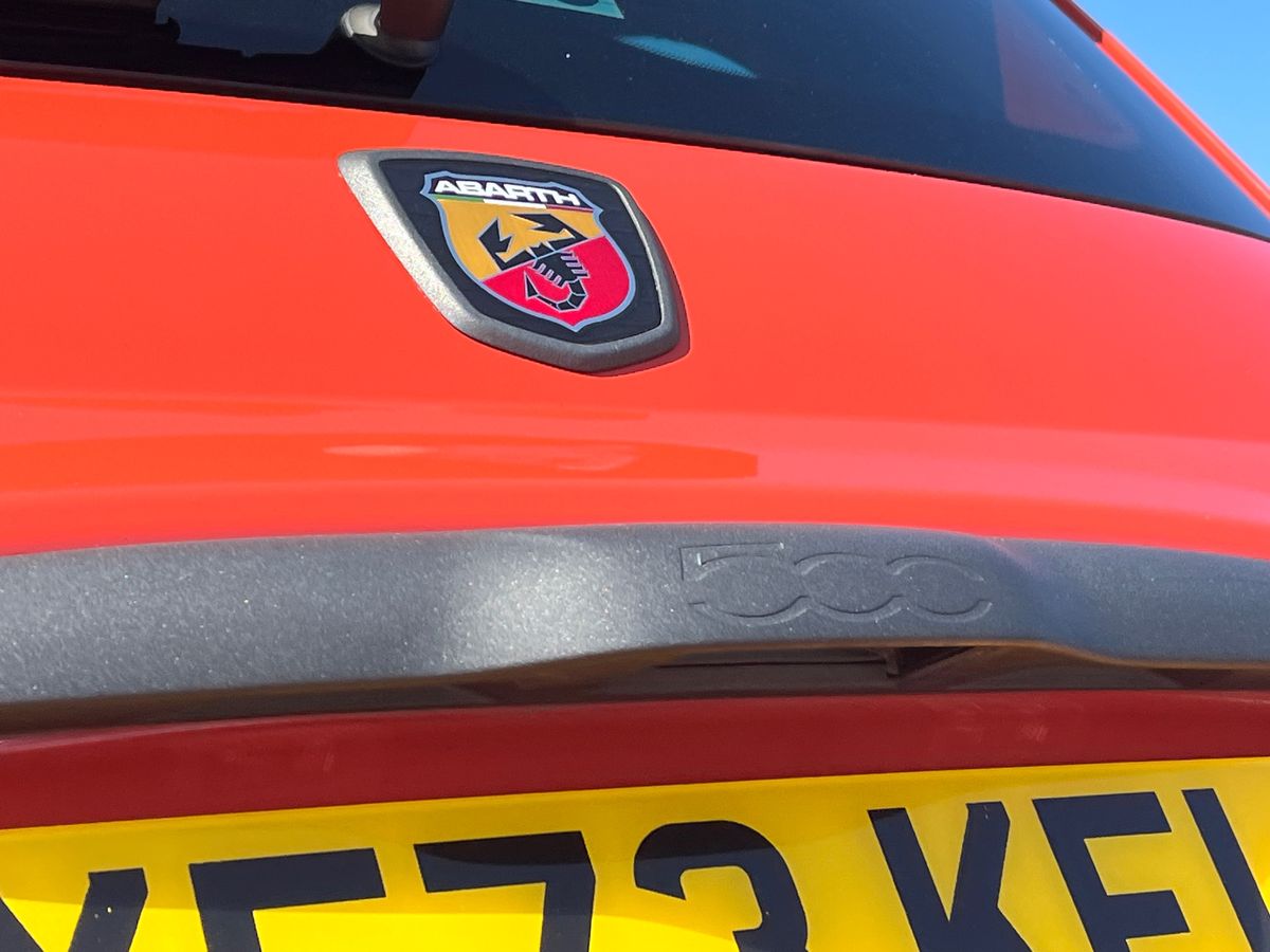 Abarth 695 Photo 23