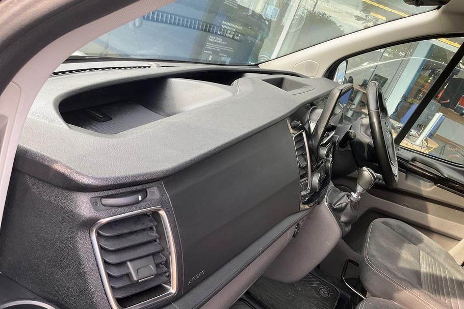 Used Ford TRANSIT CUSTOM KD23HNN 18