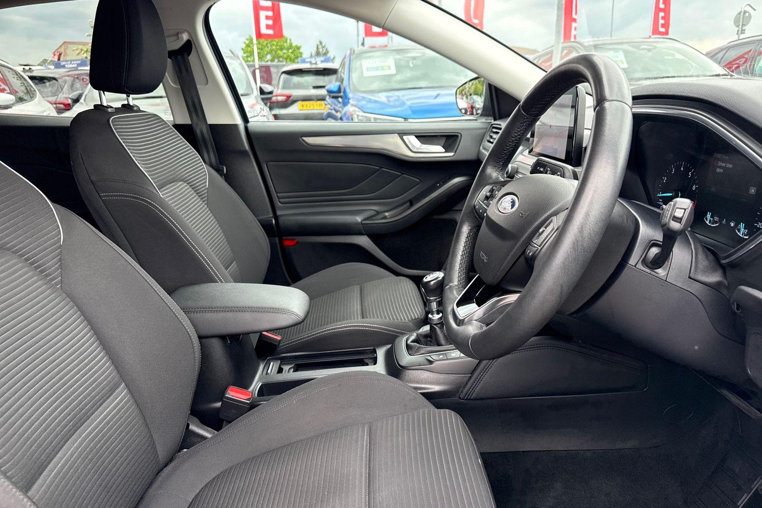 Ford FOCUS Photo 16