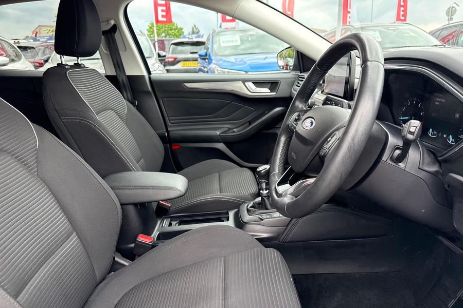 Ford FOCUS Photo autoimg-5ac5b564e887de83991b965009ad5f148dbc6e20.jpg