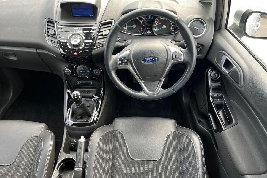 Ford FIESTA Photo autoimg-5ac749f27fcca22d178ca72c140b14055f294554.jpg