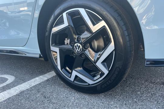 Volkswagen Golf Photo autoimg-5ac7787285ac53b2ced8f40c07272c37154c1b11.jpg
