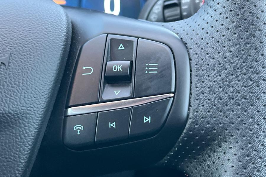 Ford KUGA Photo autoimg-5ac8d4111634c848ebfd335624a0a5c2fa624ffa.jpg