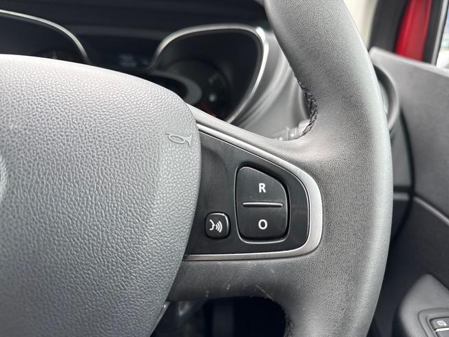 RENAULT Captur Photo 17